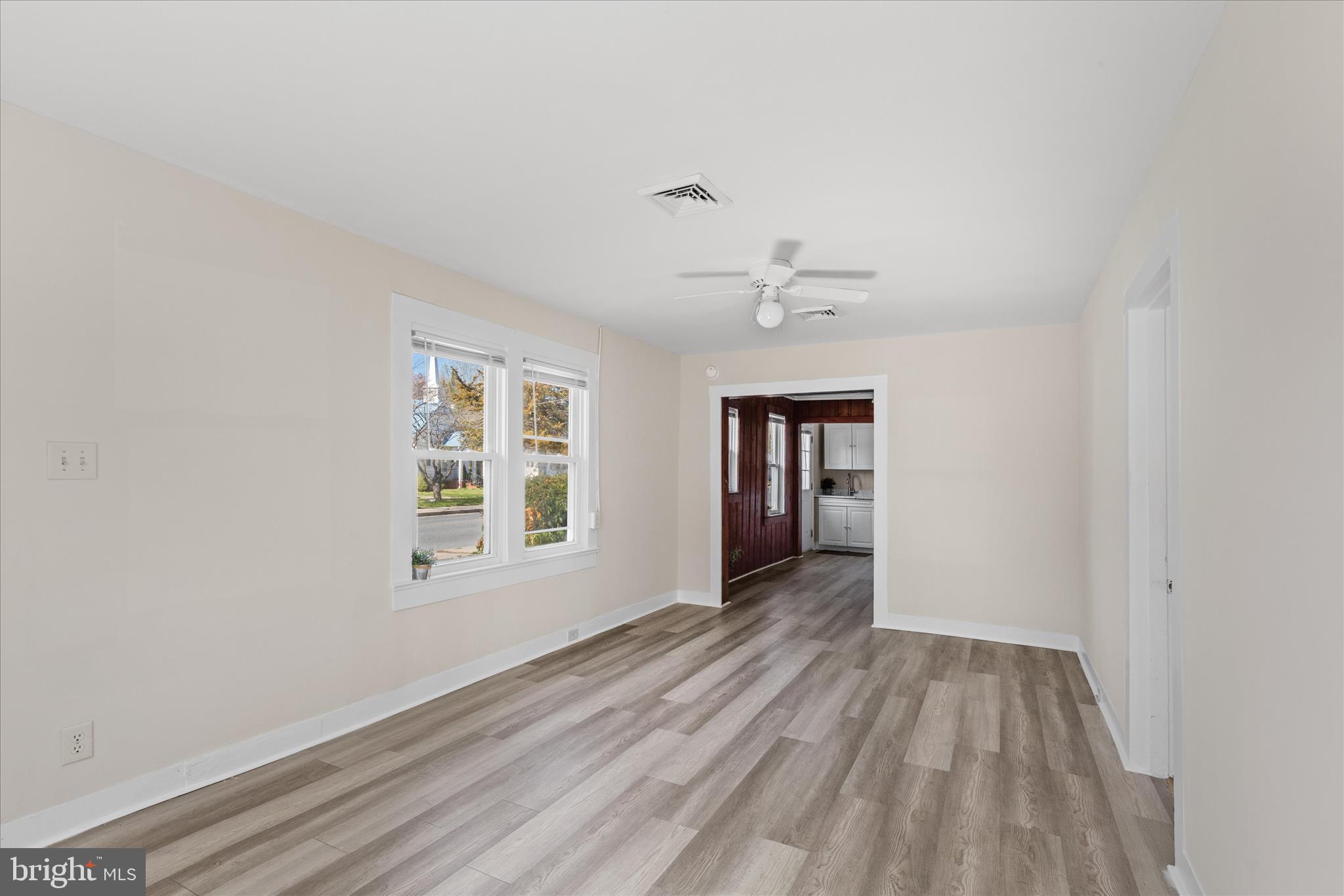 705 Roger Street Salisbury, MD 21804 - Photo 4 of 24 Living Room