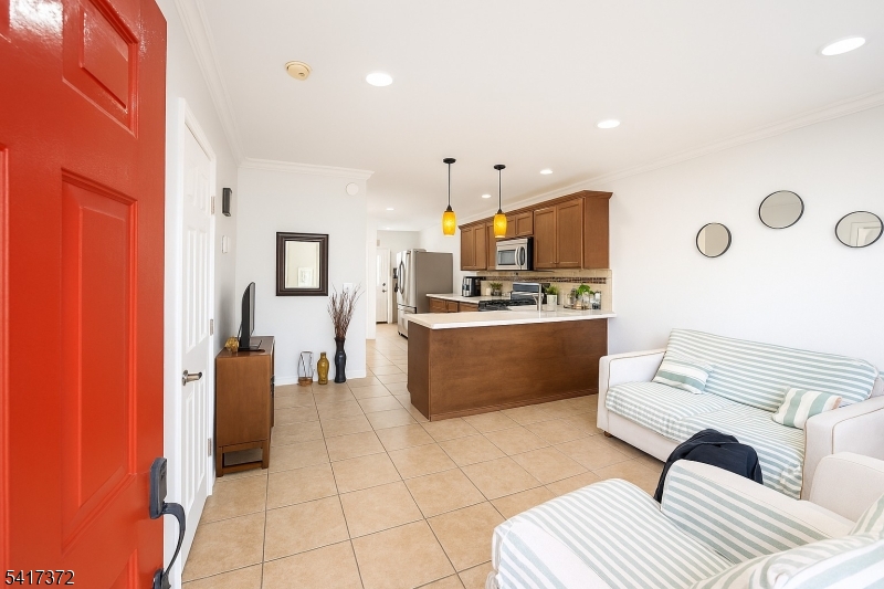 31 Kossuth Street Haledon, NJ 07508 - Photo 2 of 7