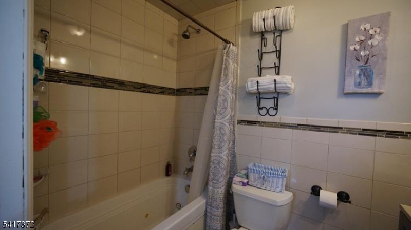 31 Kossuth Street Haledon, NJ 07508 - Photo 4 of 7