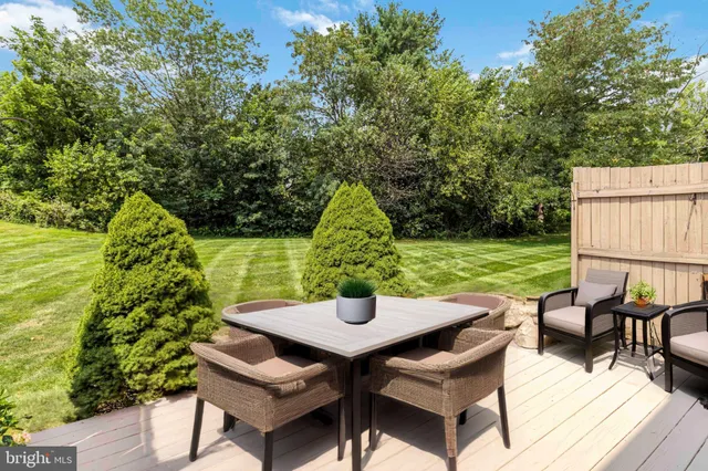 $369,900 | 25 Carousel Circle, Hershey, PA 17033