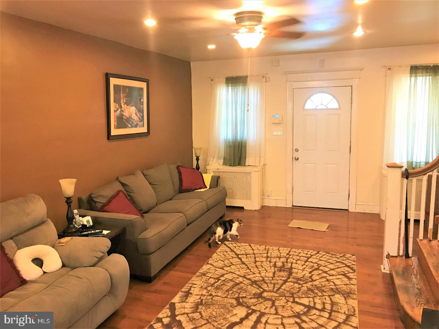 7215 Sommers Road Philadelphia, PA 19138 - Photo 5 of 25 Living Room