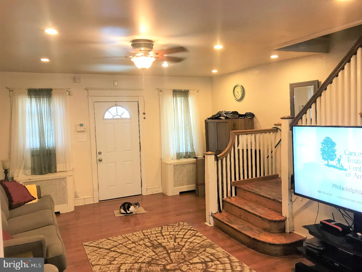 7215 Sommers Road Philadelphia, PA 19138 - Photo 6 of 25 Living Room