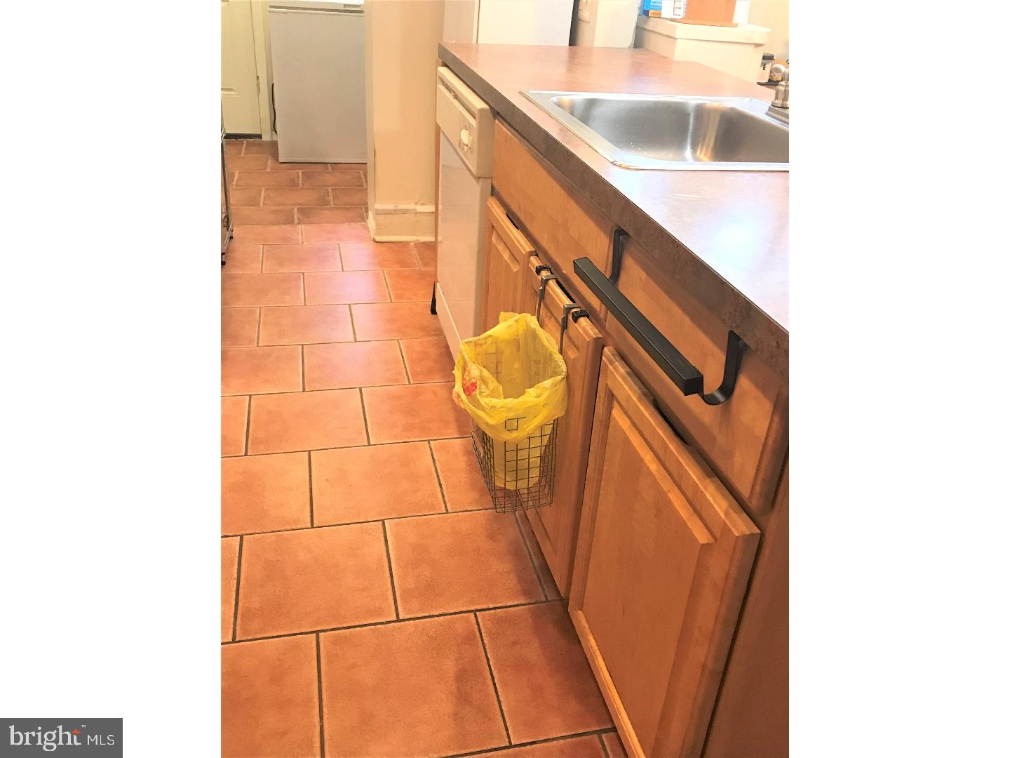 7215 Sommers Road Philadelphia, PA 19138 - Photo 9 of 25 Kitchen