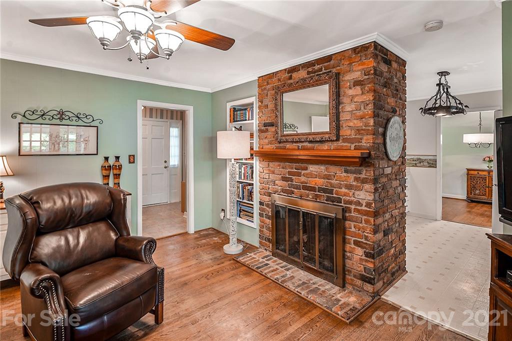 4727 Fairheath Road Charlotte, NC 28210 - Photo 18 of 41 Gallery Image 18