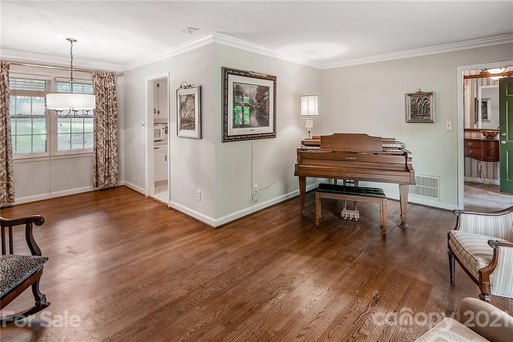 4727 Fairheath Road Charlotte, NC 28210 - Photo 10 of 41 Gallery Image 10