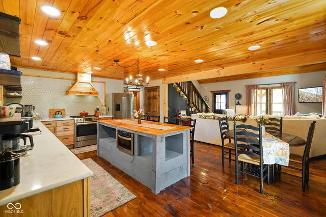 $599,999 | 5618 Hoover Road, Nashville, IN 47448