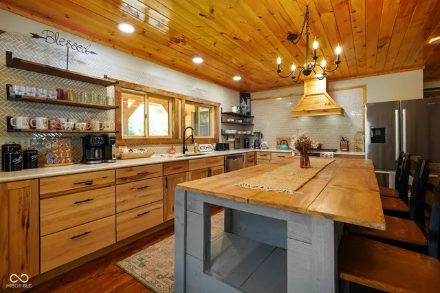 $599,999 | 5618 Hoover Road, Nashville, IN 47448