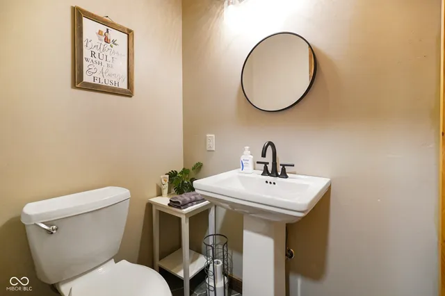 $599,999 | 5618 Hoover Road, Nashville, IN 47448