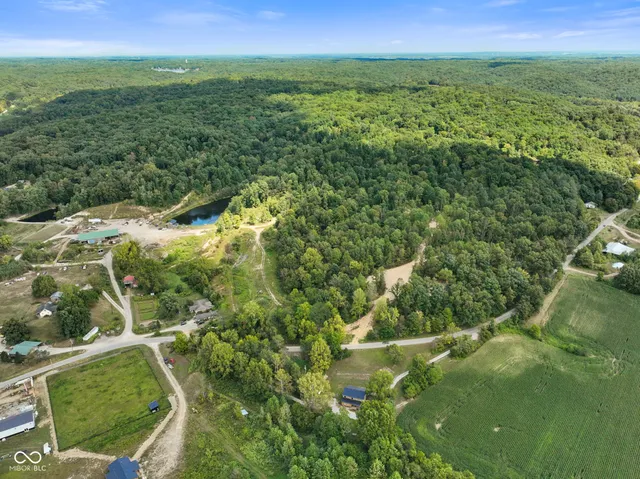 $599,999 | 5618 Hoover Road, Nashville, IN 47448