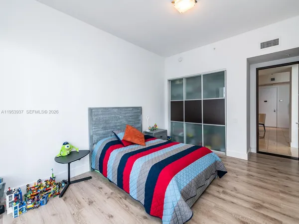 $6,000 | 888 Brickell Key Drive, Unit 210, Miami, FL 33131