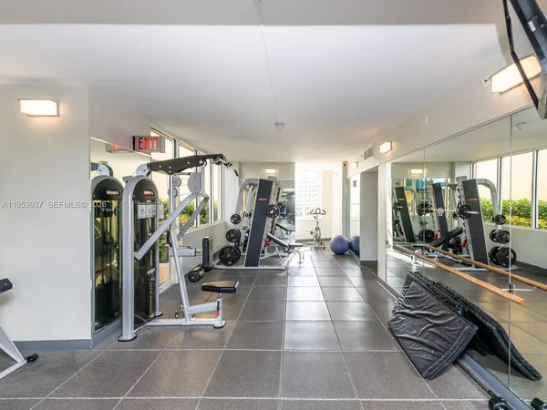 $6,000 | 888 Brickell Key Drive, Unit 210, Miami, FL 33131