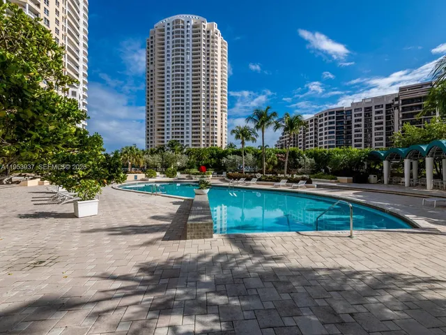 $6,000 | 888 Brickell Key Drive, Unit 210, Miami, FL 33131