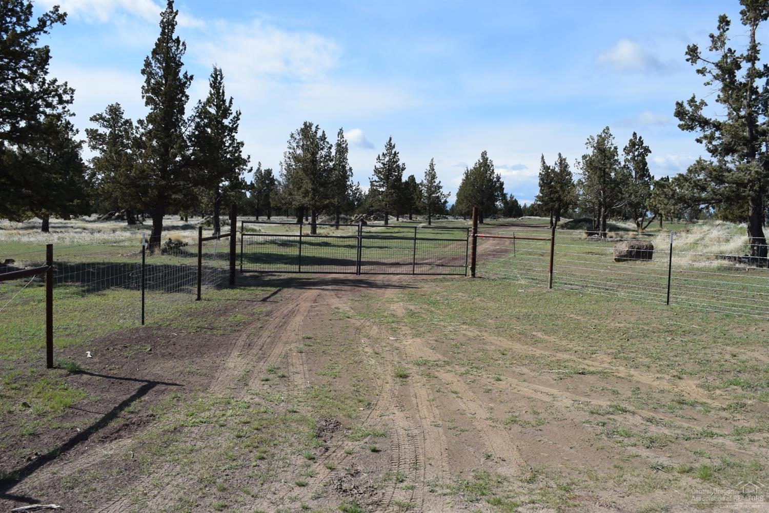 7559 Southwest Sand Ridge Road Terrebonne, OR 97760 - Photo 2 of 4 Private entrance with gate