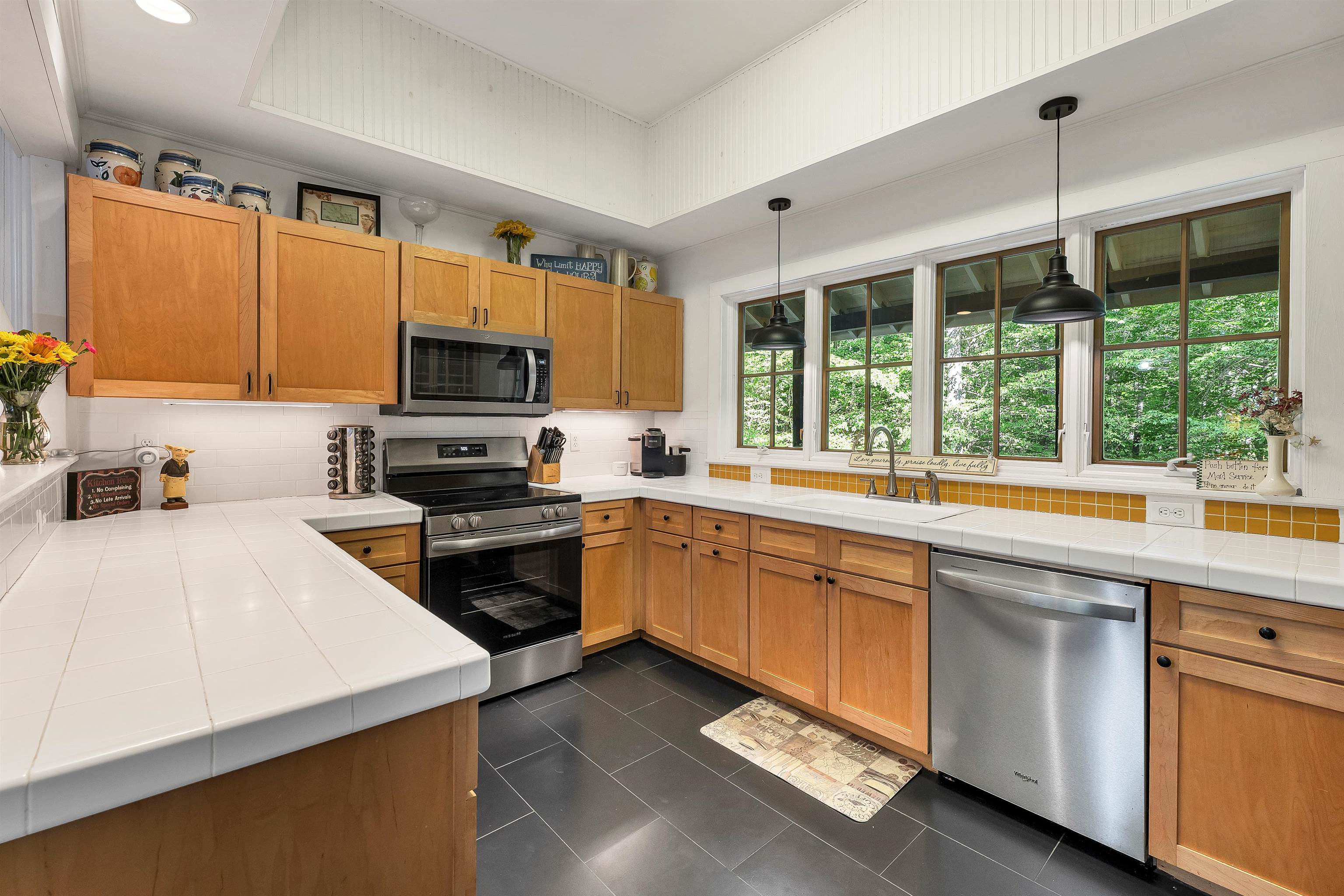 2 Kehonka Hill Road Wolfeboro, NH 03894 - Photo 3 of 40