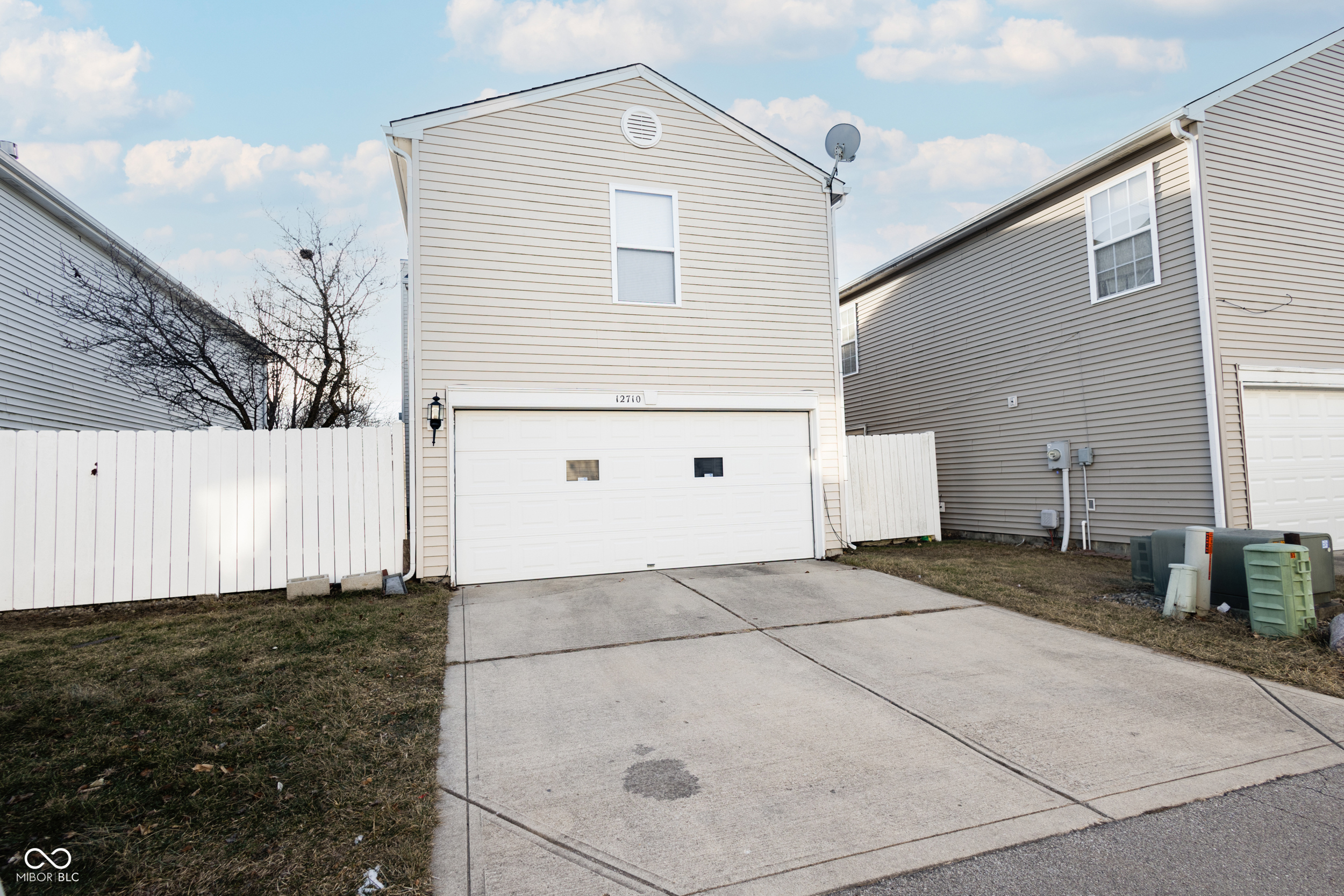 12710 Courage Crossing Fishers, IN 46037 - Photo 4 of 42