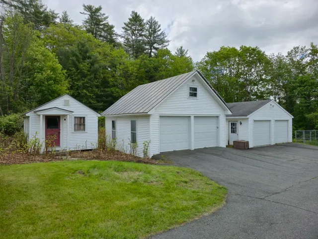$769,000 | 15 Old Pine Tree Cemetery Road, Lebanon, NH 03784