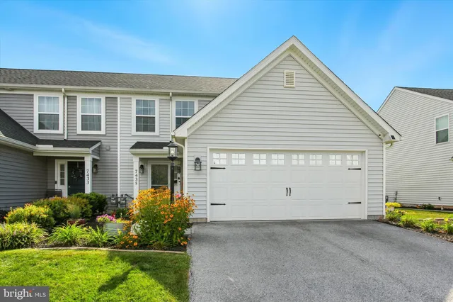 $304,900 | 7435 St Patrick Court, Unit 6, Abbottstown, PA 17301