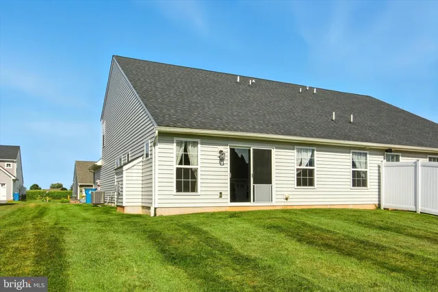 $304,900 | 7435 St Patrick Court, Unit 6, Abbottstown, PA 17301