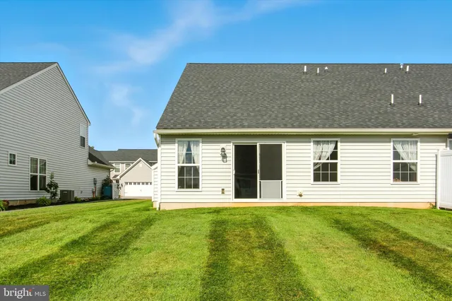 $304,900 | 7435 St Patrick Court, Unit 6, Abbottstown, PA 17301