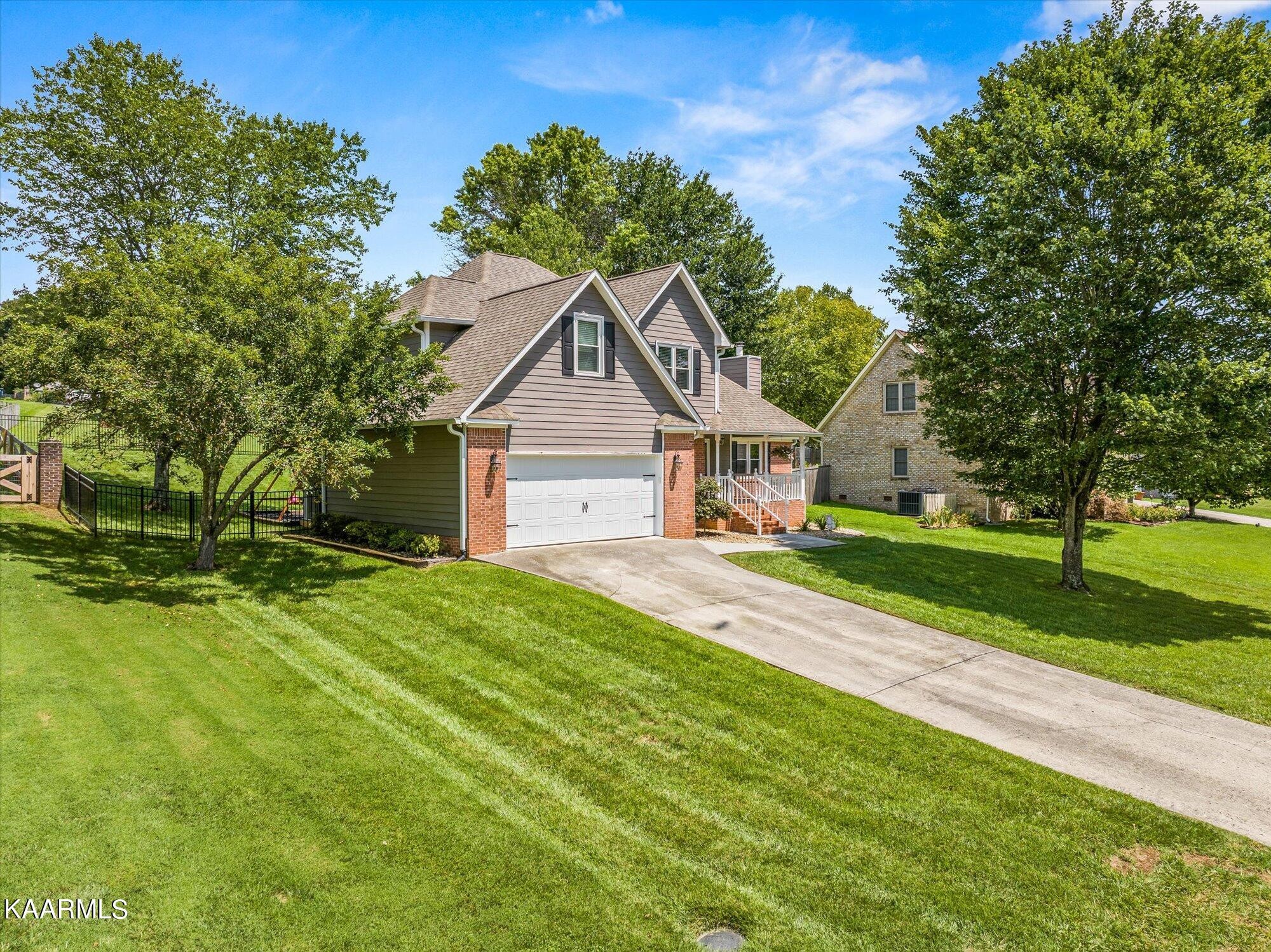 7916 Landon Park Way Powell, TN 37849 - Photo 2 of 33 Gallery Image 2