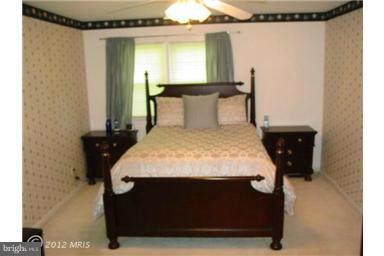 8400 Gambrill Lane Springfield, VA 22153 - Photo 27 of 30 Bedroom