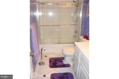 8400 Gambrill Lane Springfield, VA 22153 - Photo 6 of 30 Bath