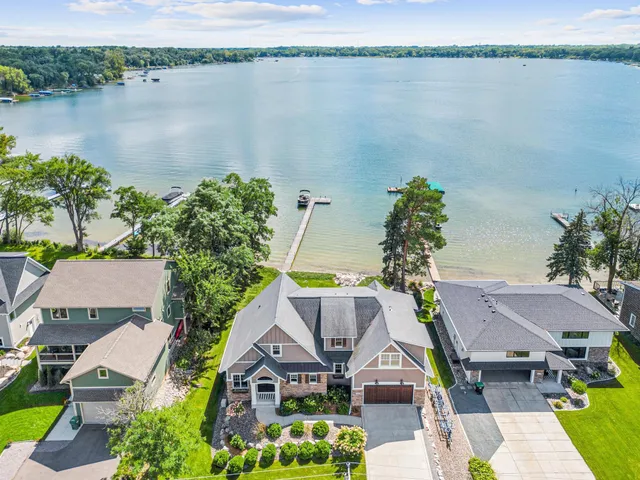 $2,200,000 | 800 County Rd I, Shoreview, MN 55126