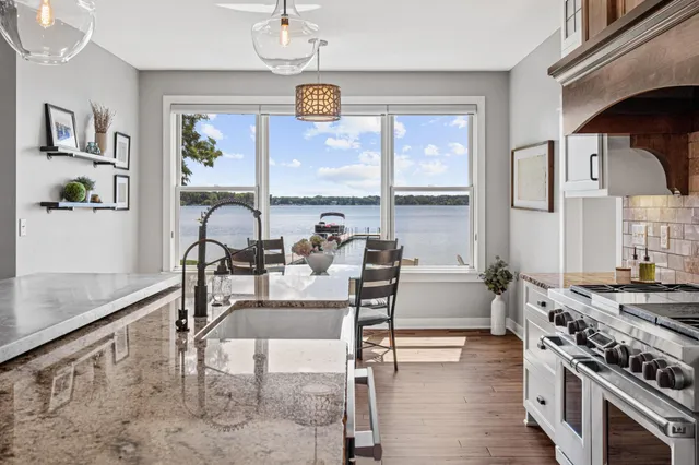 $2,200,000 | 800 County Rd I, Shoreview, MN 55126