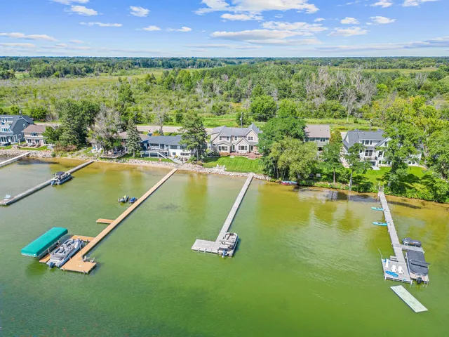 $2,200,000 | 800 County Rd I, Shoreview, MN 55126