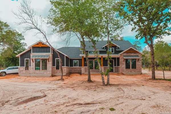 $634,900 | 1009 Wild Flower, Floresville, TX 78114