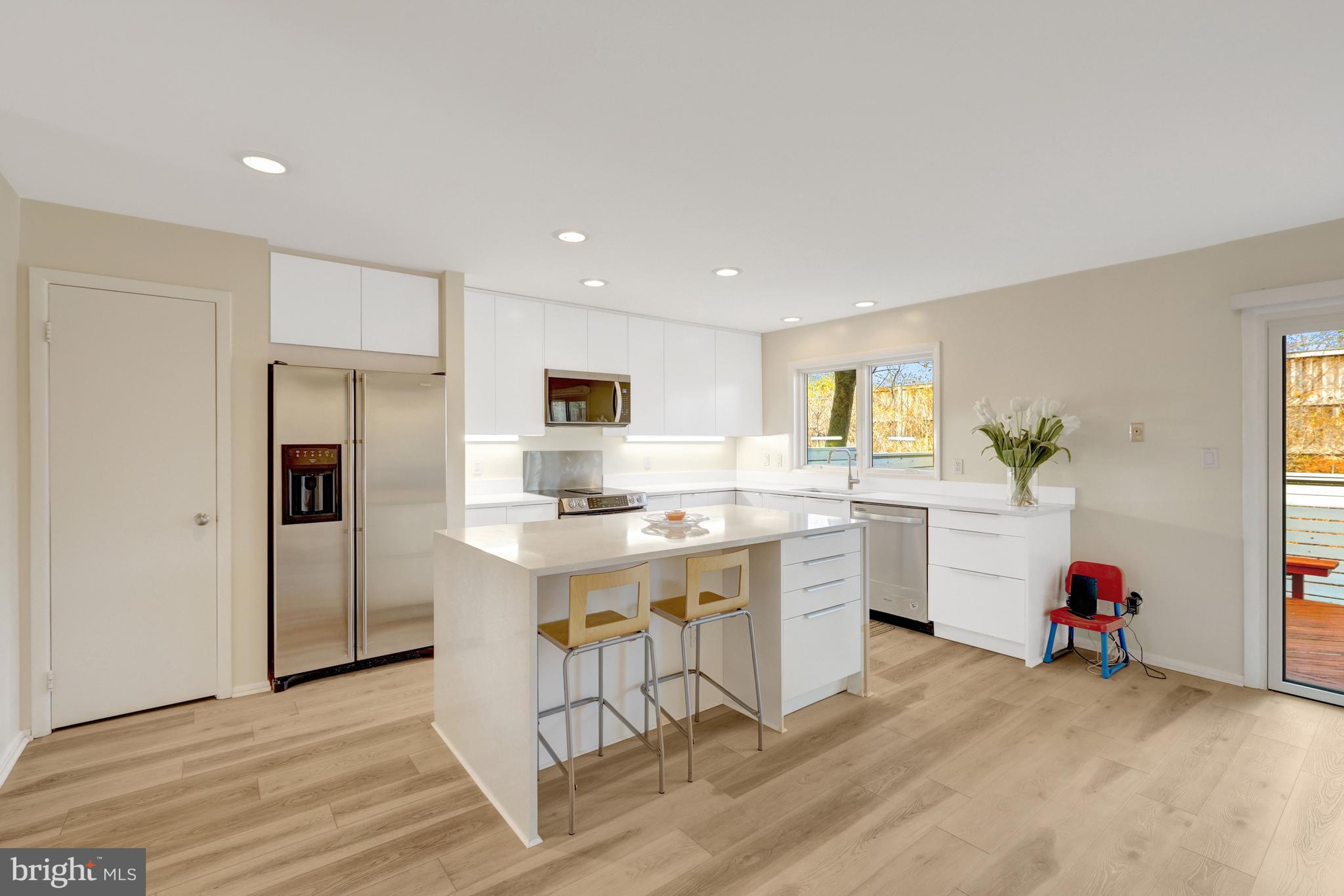 1926 Lakeport Way Reston, VA 20191 - Photo 13 of 54 Great dining space at the counter as well.