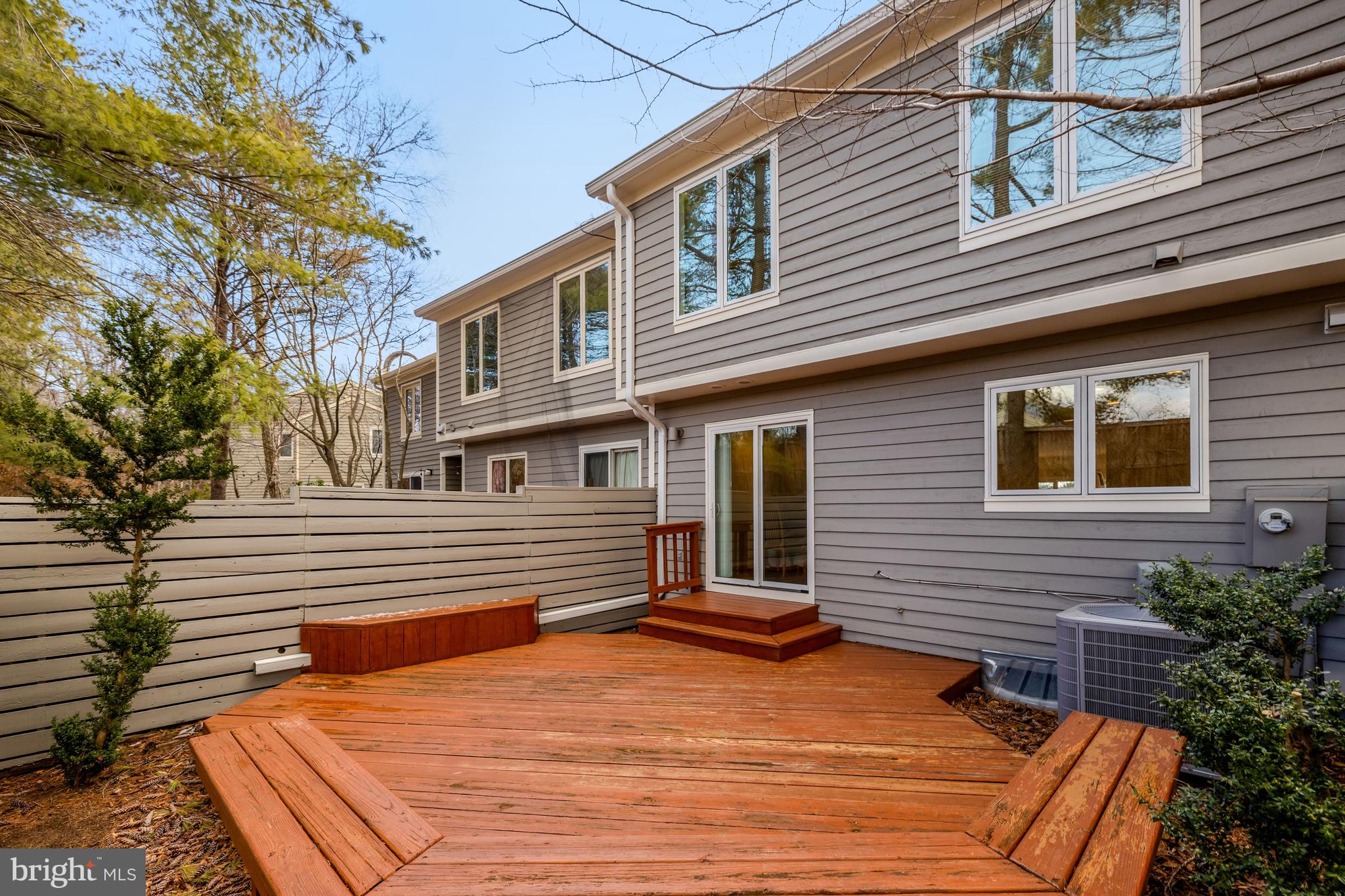 1926 Lakeport Way Reston, VA 20191 - Photo 20 of 54 Great built-in benches on the deck.