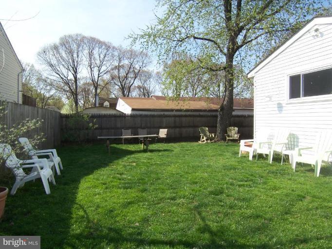 7771 West Shore Road Pasadena, MD 21122 - Photo 10 of 21 Back yard