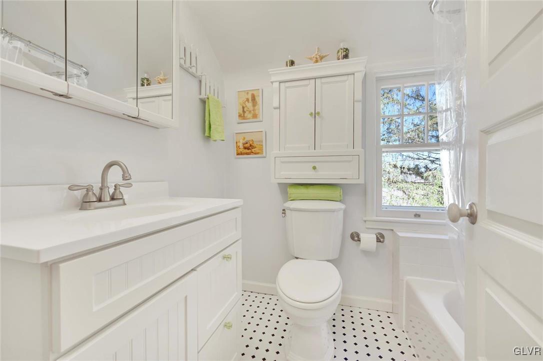 1471 Spring Valley Road Bethlehem, PA 18015 - Photo 27 of 31 Gallery Image 27