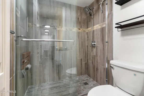 $159,900 | 3033 East Devonshire Avenue, Unit 1018, Phoenix, AZ 85016