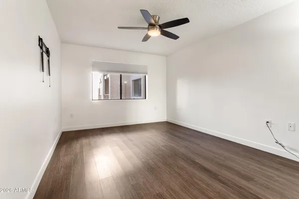 $159,900 | 3033 East Devonshire Avenue, Unit 1018, Phoenix, AZ 85016