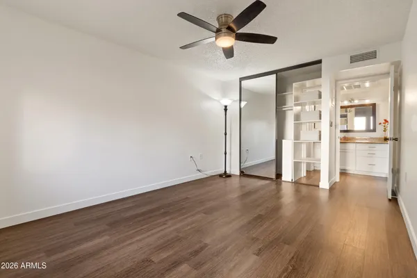 $159,900 | 3033 East Devonshire Avenue, Unit 1018, Phoenix, AZ 85016