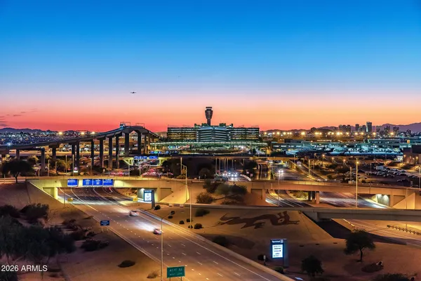 $159,900 | 3033 East Devonshire Avenue, Unit 1018, Phoenix, AZ 85016