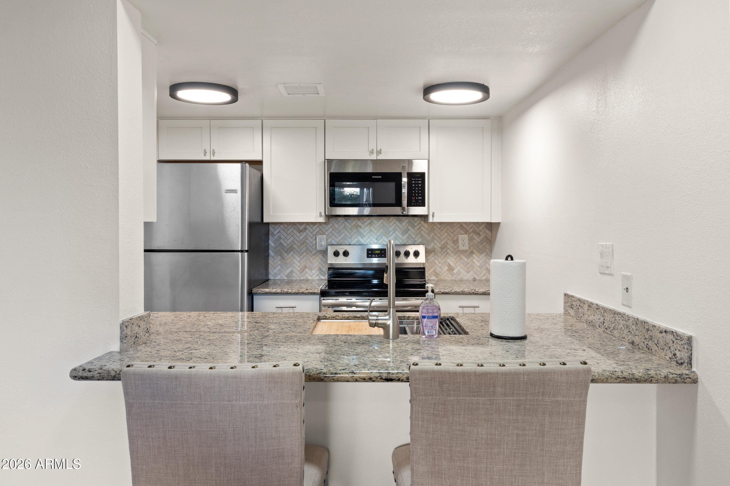 3033 East Devonshire Avenue, Unit 1018 Phoenix, AZ 85016 - Photo 9 of 56 IMG_9778