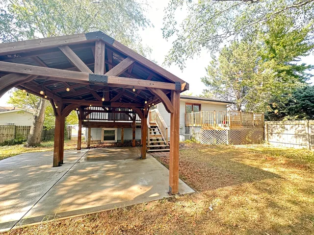 a view of a house with a outdoor space