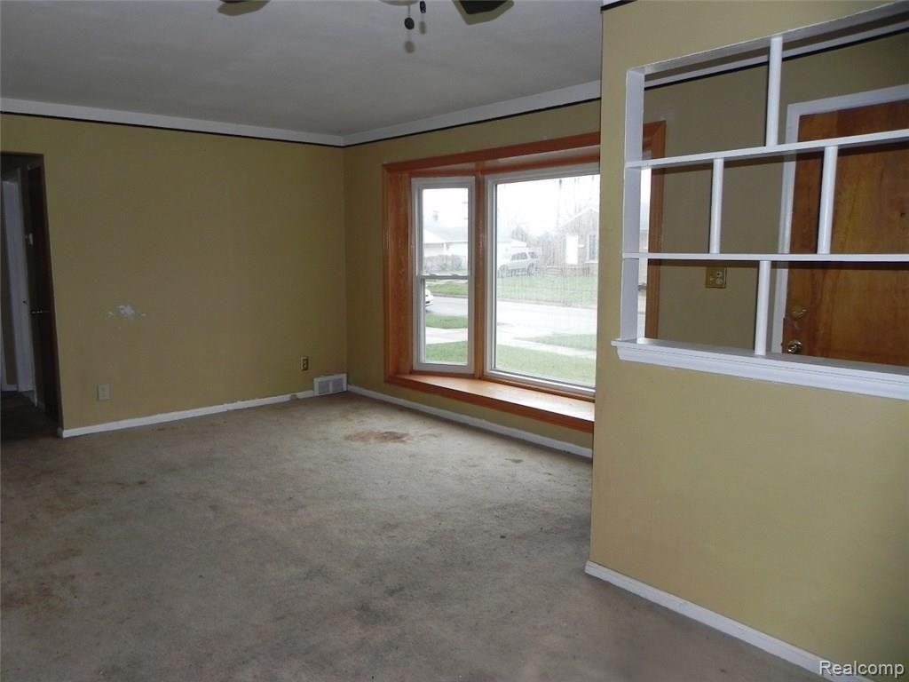29727 Spring Arbor Drive Inkster, MI 48141 - Photo 4 of 15 DSCN1575.JPG