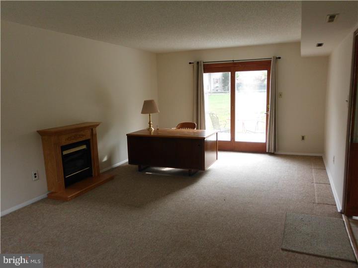 6 Warwick Road Eastampton, NJ 08060 - Photo 20 of 25 Family Room