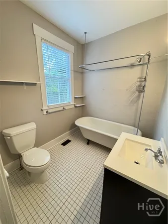 $1,400 | 813 East 37th Street, Unit A, Savannah, GA 31401