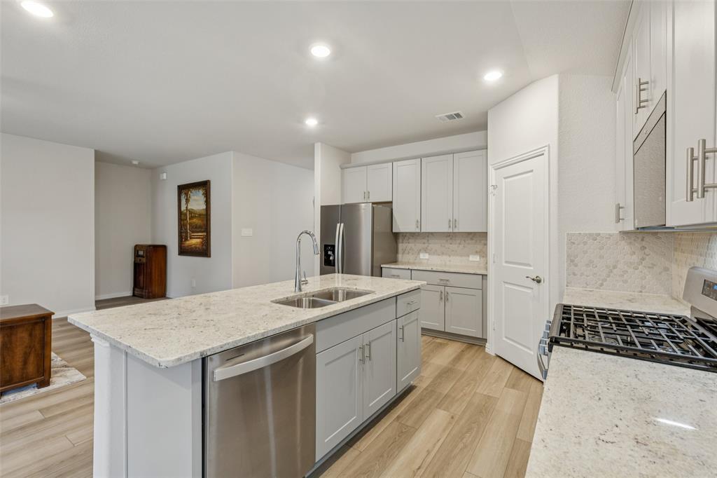 522 Castle Road Sherman, TX 75092 - Photo 20 of 37