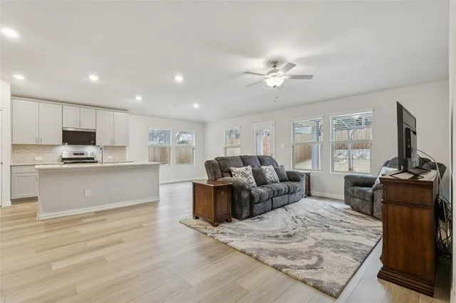 $350,000 | 522 Castle Road, Sherman, TX 75092