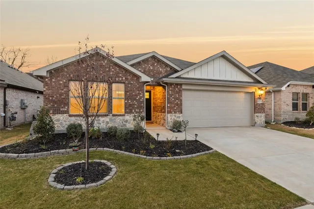 $350,000 | 522 Castle Road, Sherman, TX 75092