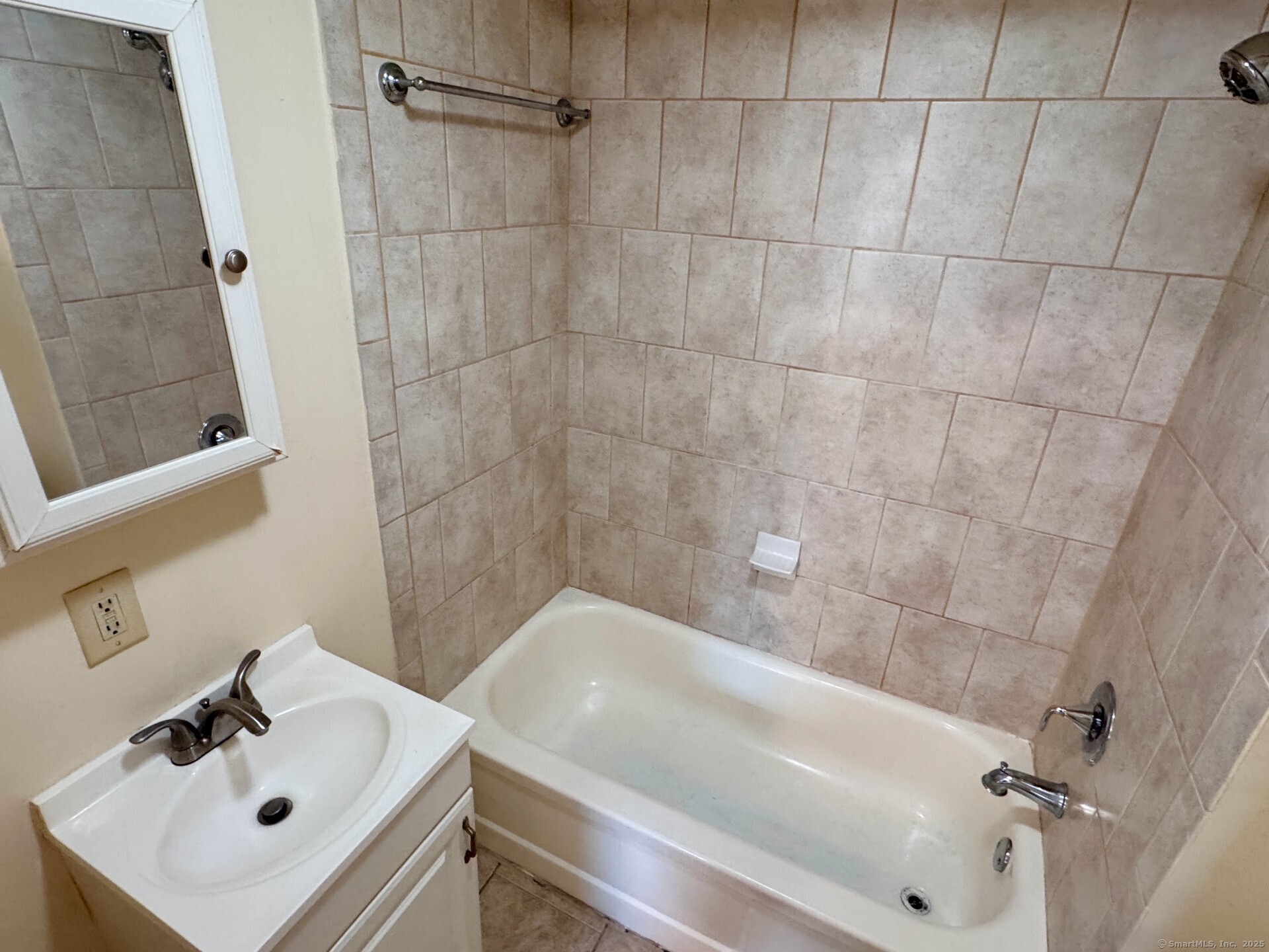 54 Prospect Street, Unit 1R Torrington, CT 06790 - Photo 10 of 10