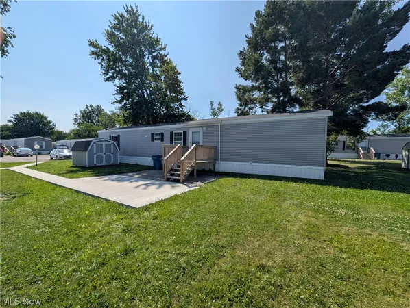 $44,900 | 215 Cedar Brook Drive, Elyria, OH 44035