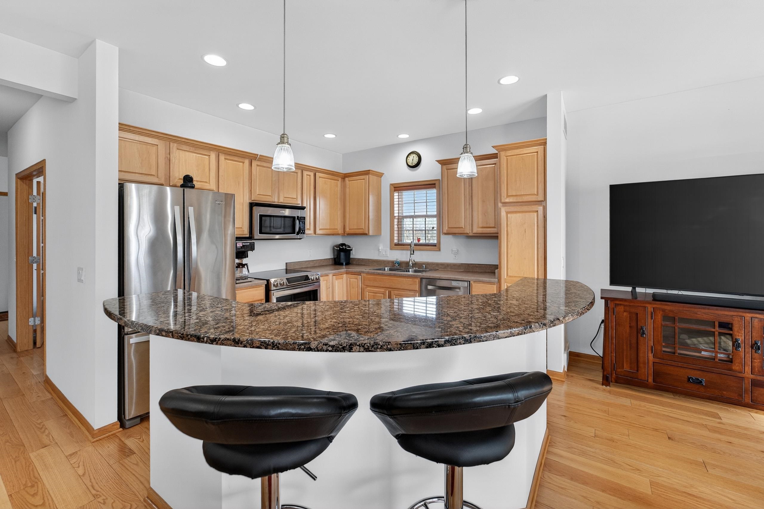 644 Bear Claw Way Middleton, WI 53562 - Photo 3 of 36