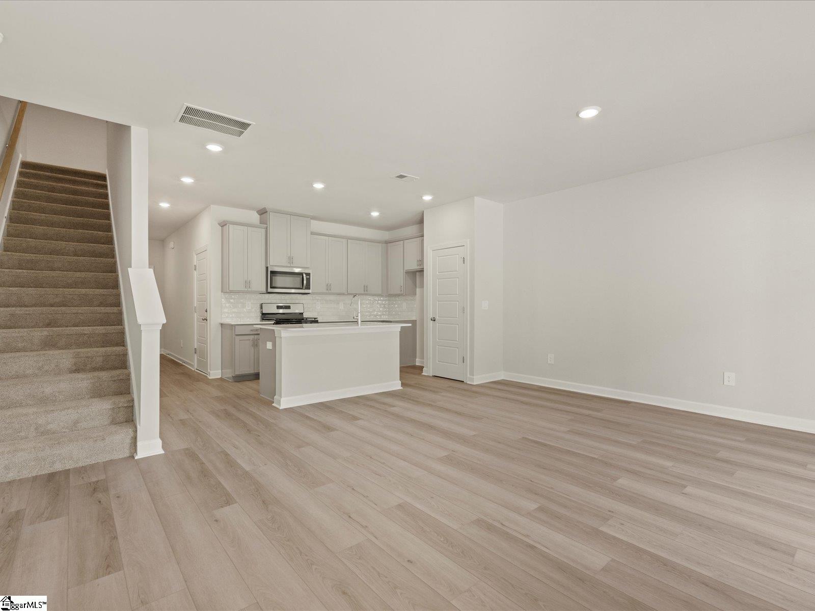 819 Ernest Lane Lyman, SC 29365 - Photo 6 of 28